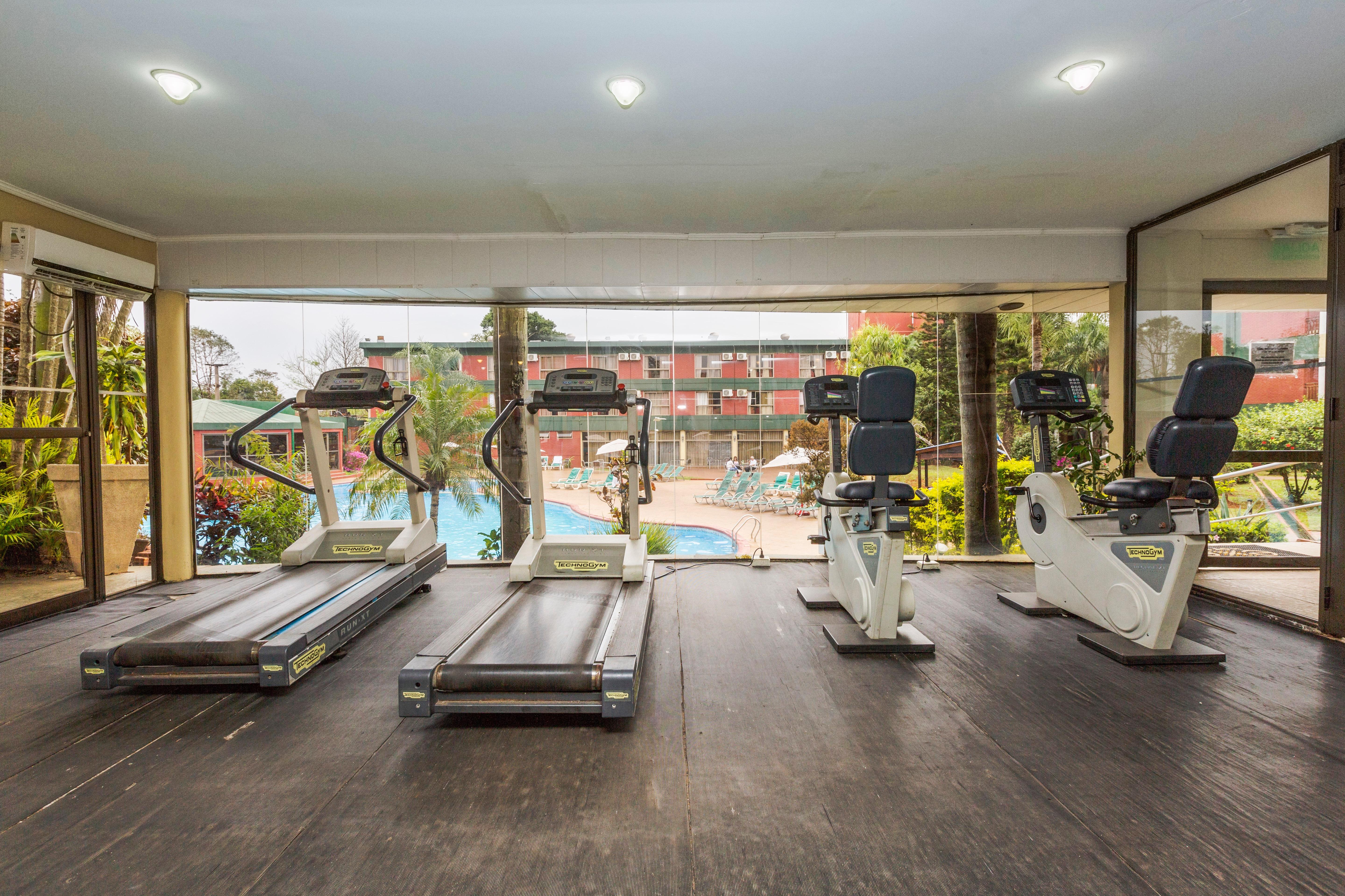 Exe Hotel Cataratas Puerto Iguazú Eksteriør billede The gym at the hotel