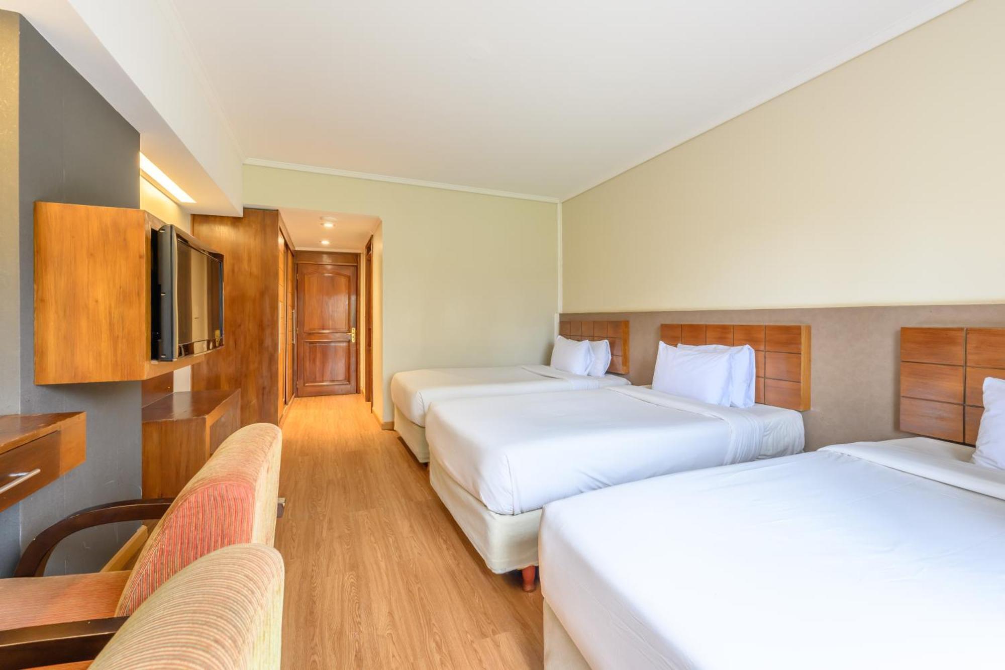 Exe Hotel Cataratas Puerto Iguazú Eksteriør billede A room at the hotel