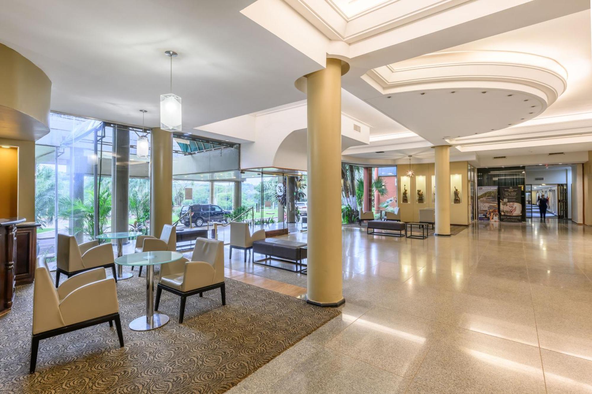 Exe Hotel Cataratas Puerto Iguazú Eksteriør billede Lobby