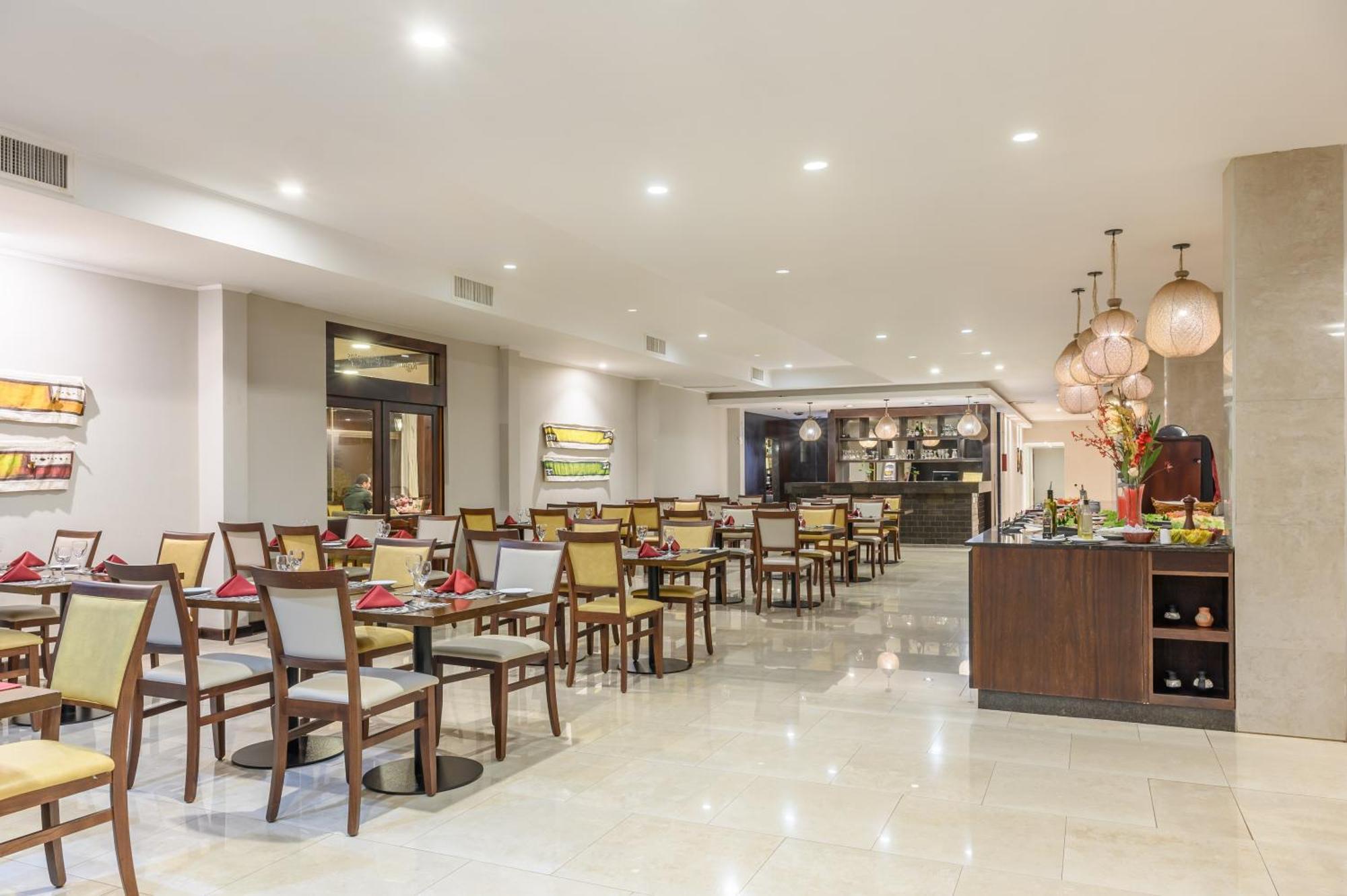 Exe Hotel Cataratas Puerto Iguazú Eksteriør billede The restaurant