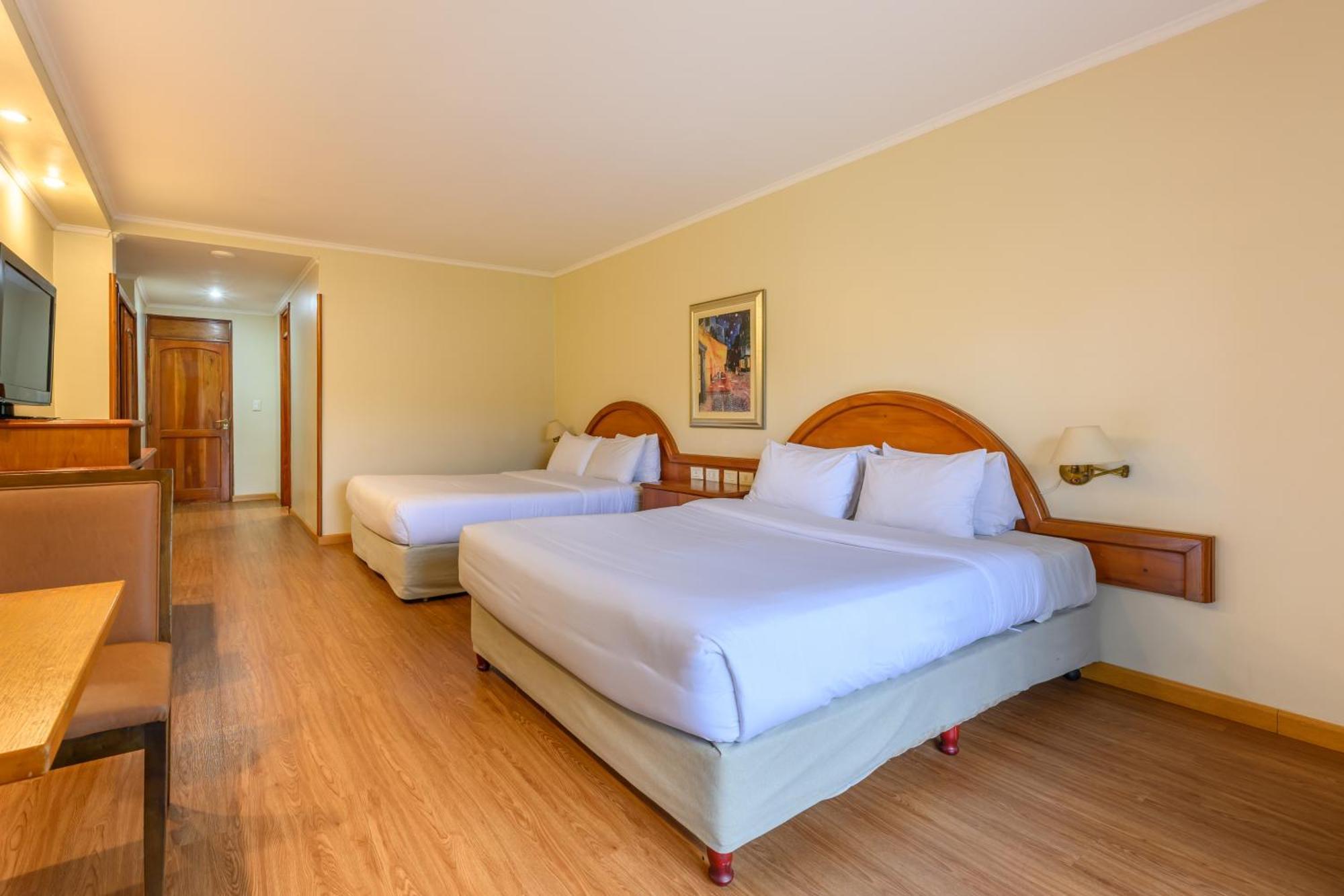 Exe Hotel Cataratas Puerto Iguazú Eksteriør billede A room at the hotel